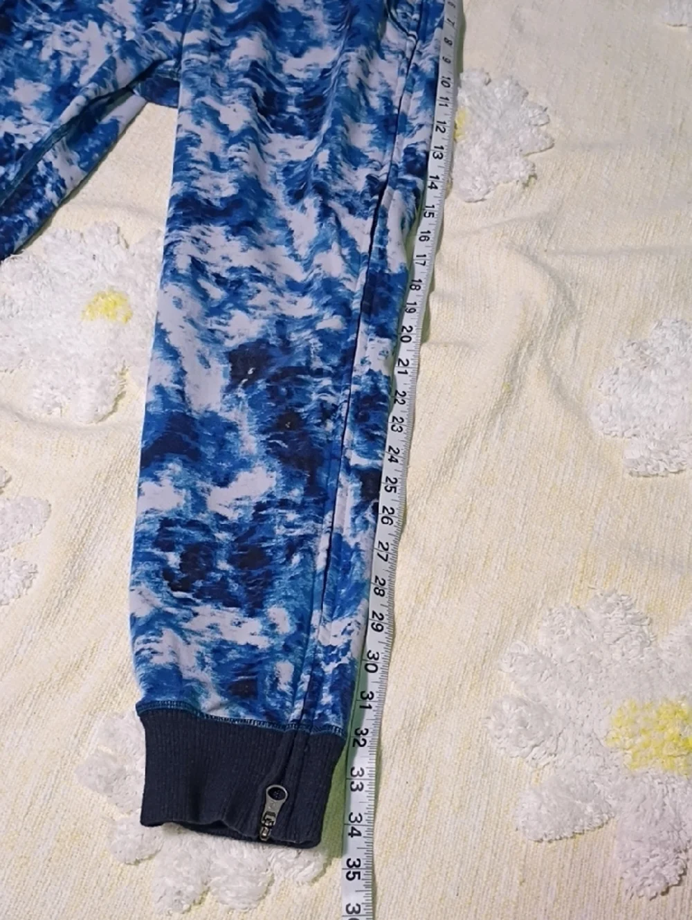 lululemon athletica‎ Blue Marble Print Joggers Closure on Both Legs